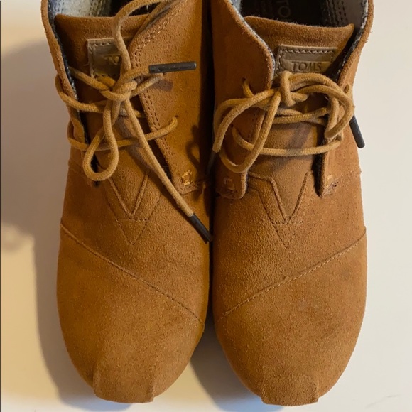 ✨BRAND NEW✨TOMS TAN BROWN WEDGE BOOTIES FOR FALL - Picture 10 of 12